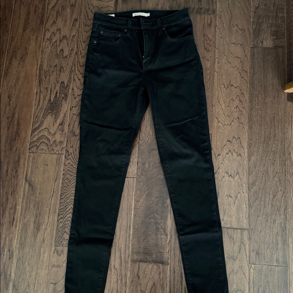 Levi's Dark Wash High Rise Skinny Jeans
